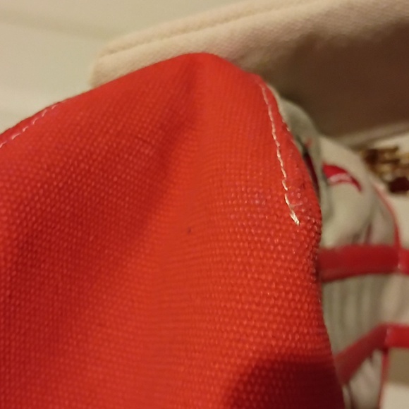 Madden Girl Cream White Chilli Pepper Themed 🌶️ Crossbody Purse - Picture 7 of 8